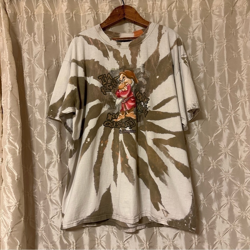 Vintage Walt Disney World Grumpy Tie Dye Short Sleeve Tee Shirt Cream Tan